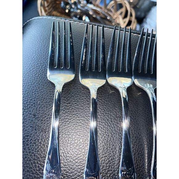 6- Reed & Barton LA BELLA Glossy Floral 18/10 Stainless Flatware SALAD FORKS - Picture 4 of 6